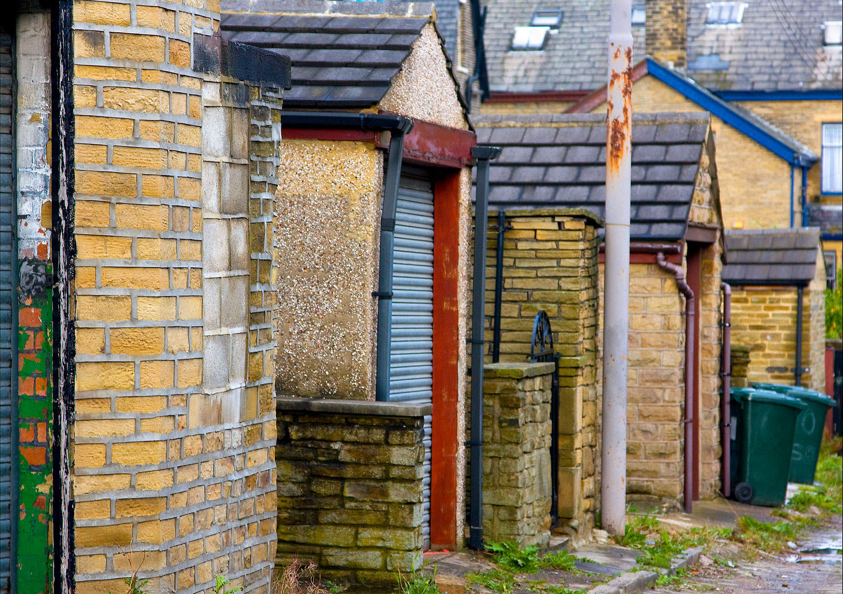 "Colour In The Alleyway"<br>Bradford, UK, 2017